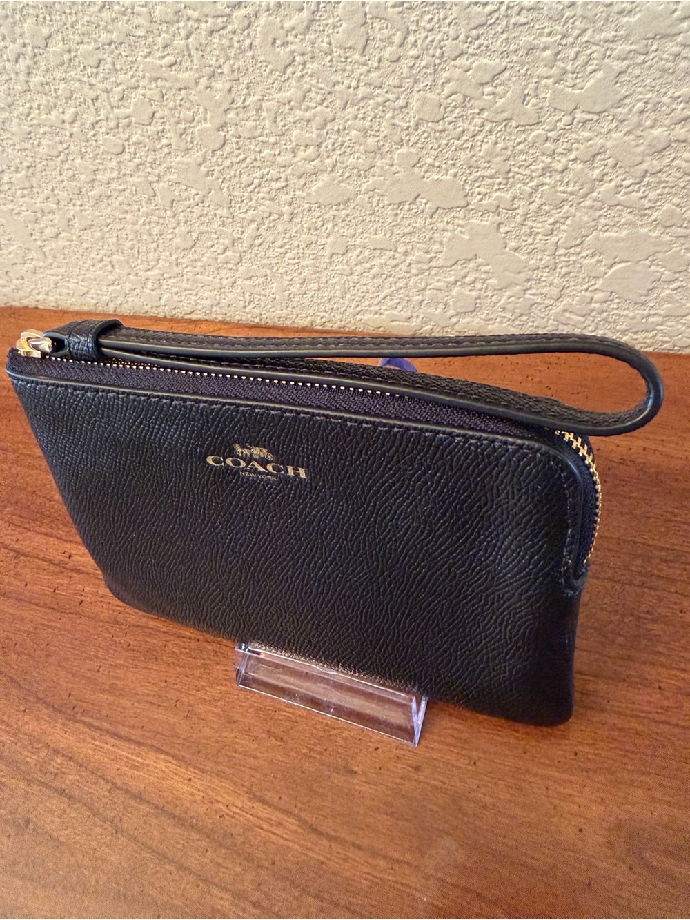 Coach Corner Zip Wristlet Black Crossgrain Leather with Gold Hardware, NWT, $88 - Picture 8 of 14